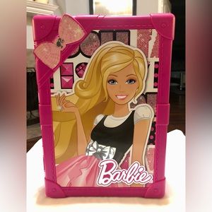 BARBIE Pink Mattel FOLD OUT STORAGE TRAVEL CARRYING CASE TRUNK  & 5 Dolls Lot